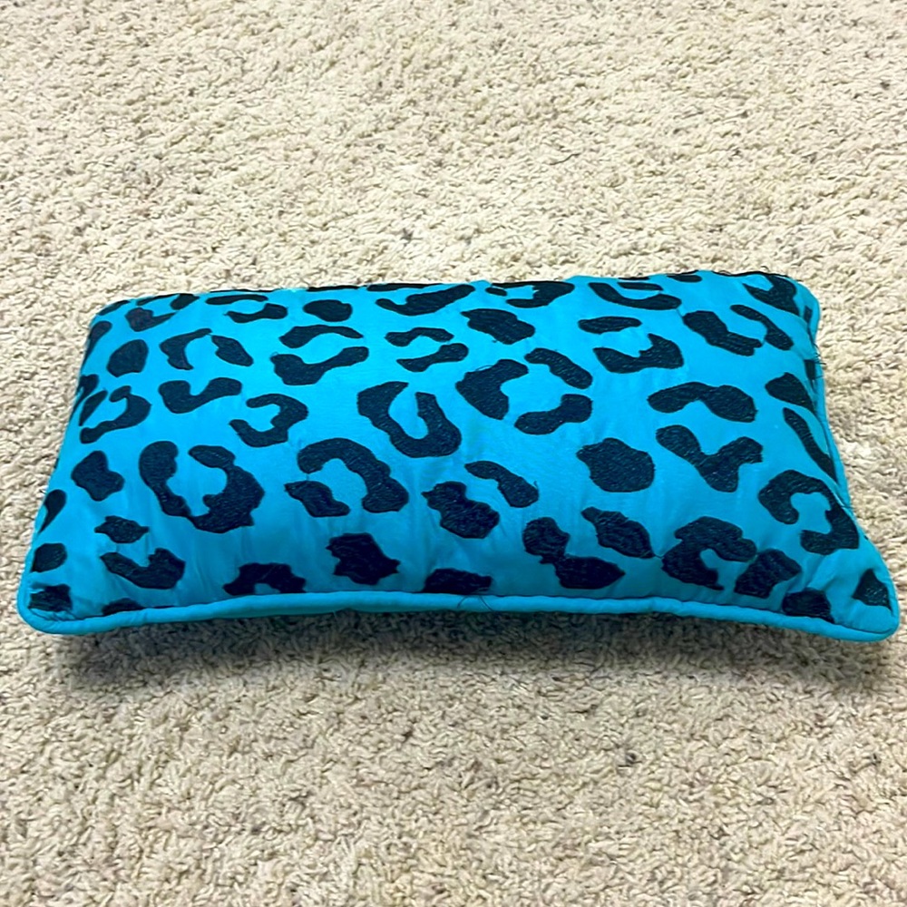 Decorative pillow